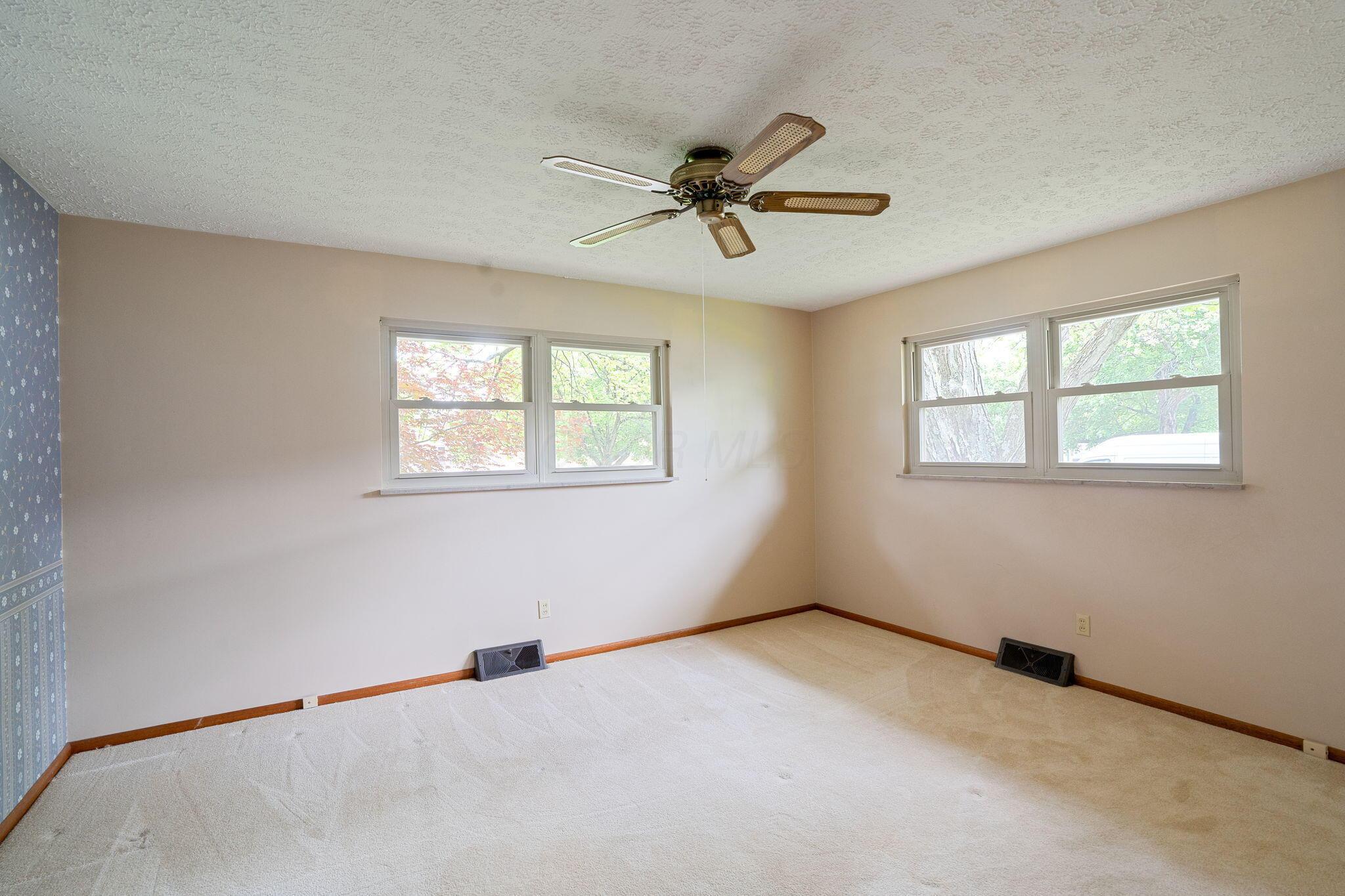 105 Hamilton Road Columbus, OH 43230 - Photo 17 of 35 17-web-or-mls-105 Hamilton Rd - 17