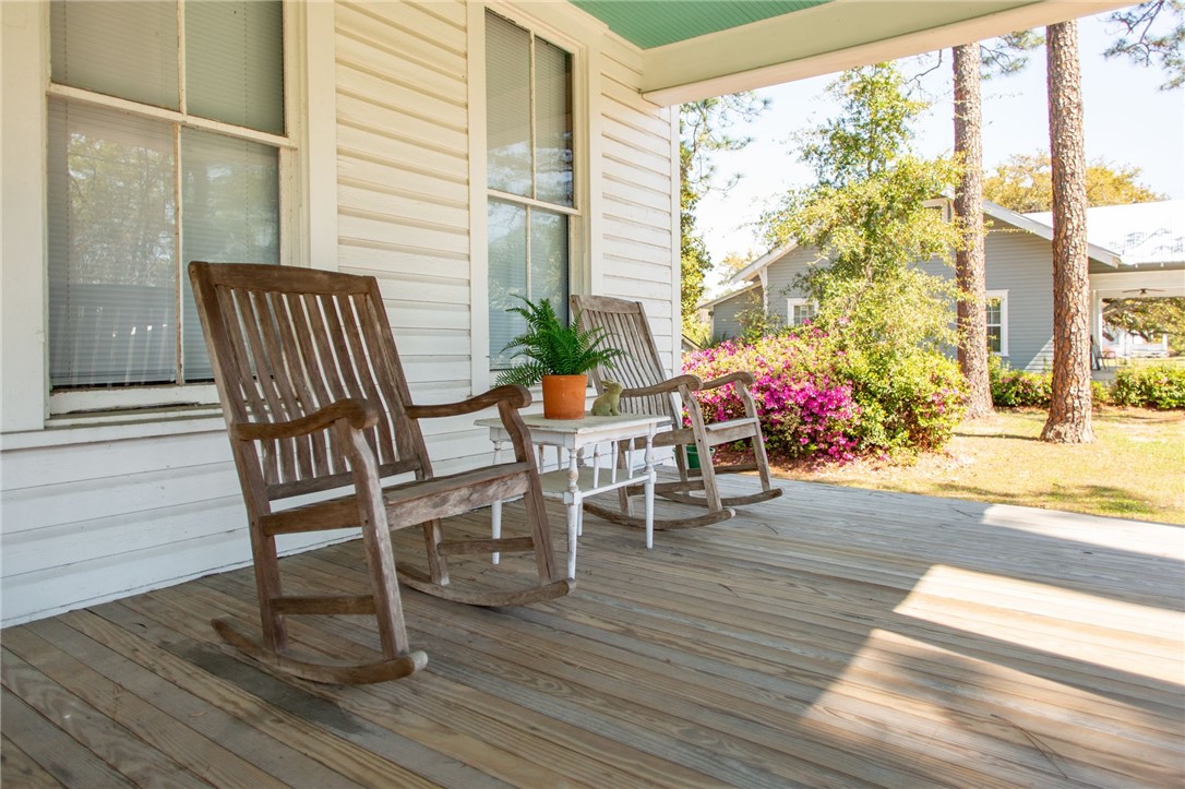 1261 Grove Avenue Waycross, GA 31501 - Photo 3 of 43
