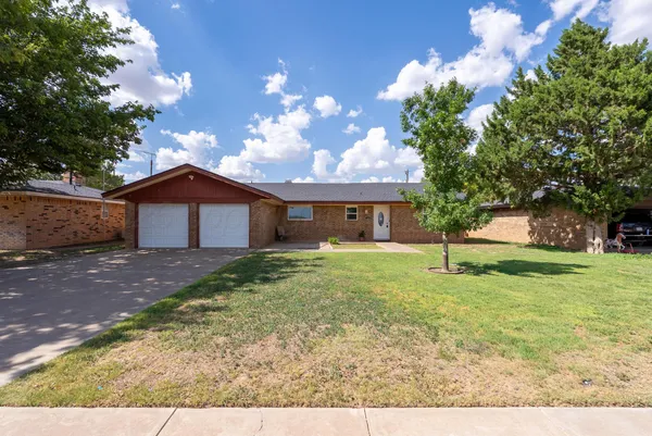 $199,500 | 1518 Ruskin Cir Drive, Dimmitt, TX 79027