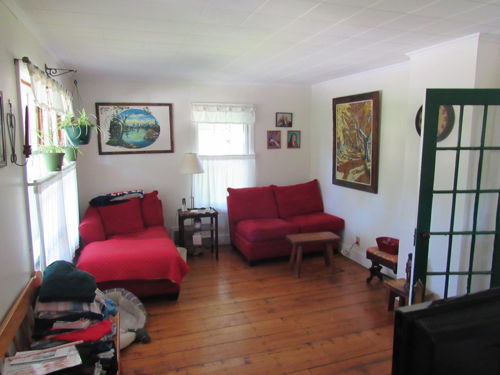 27 Reservoir Road Northampton, MA 01053 - Photo 11 of 13
