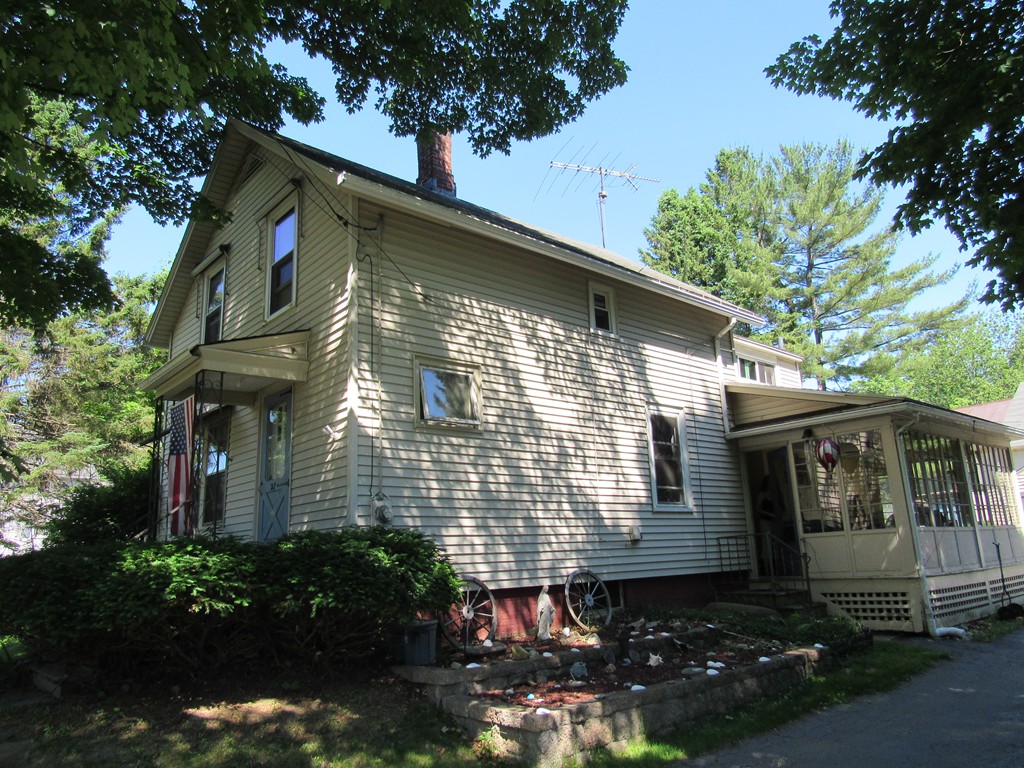 27 Reservoir Road Northampton, MA 01053 - Photo 3 of 13