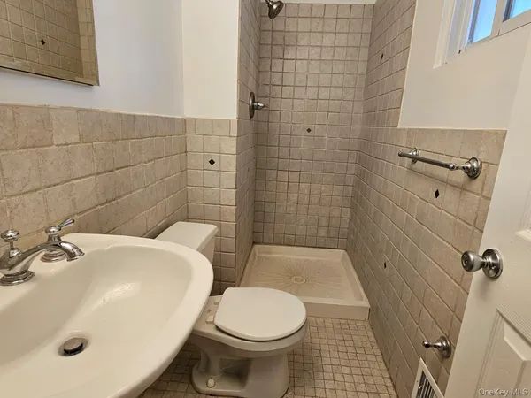 $4,500 | 3 Glenbrook Road, Monsey, NY 10952