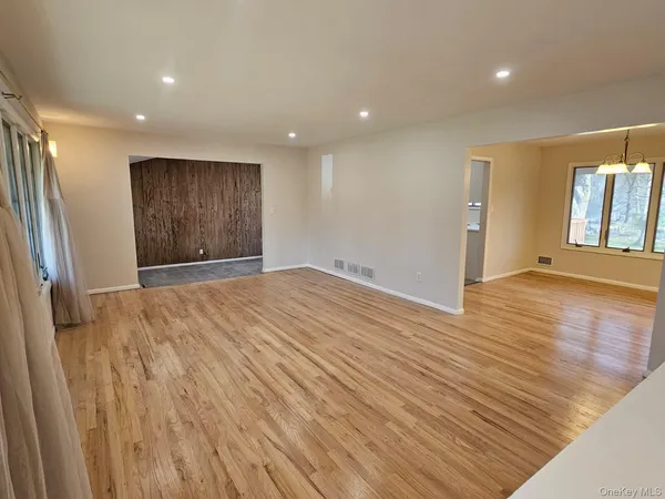 $4,500 | 3 Glenbrook Road, Monsey, NY 10952