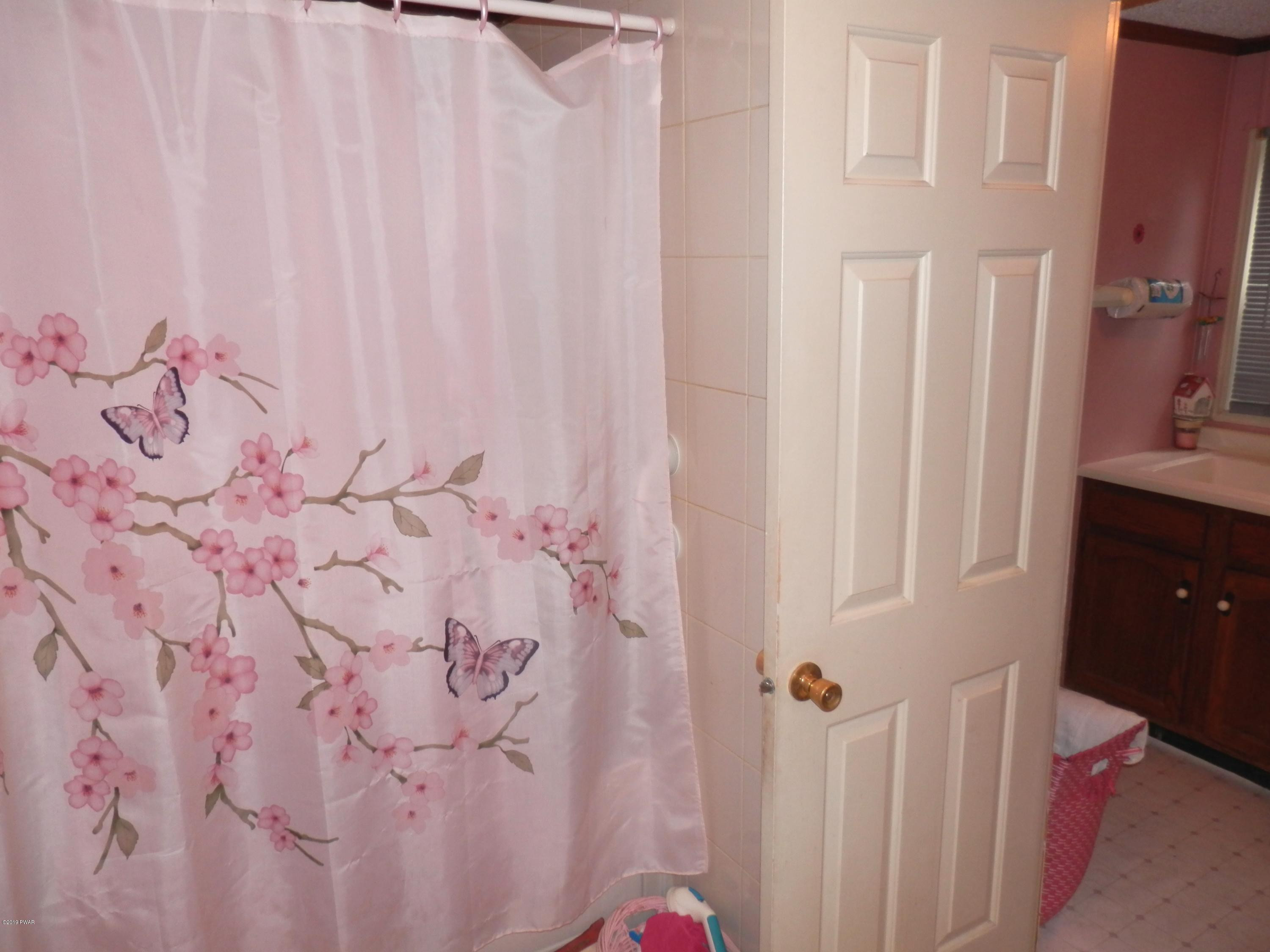135 Prompton Road Honesdale, PA 18431 - Photo 29 of 37 MASTER BATH