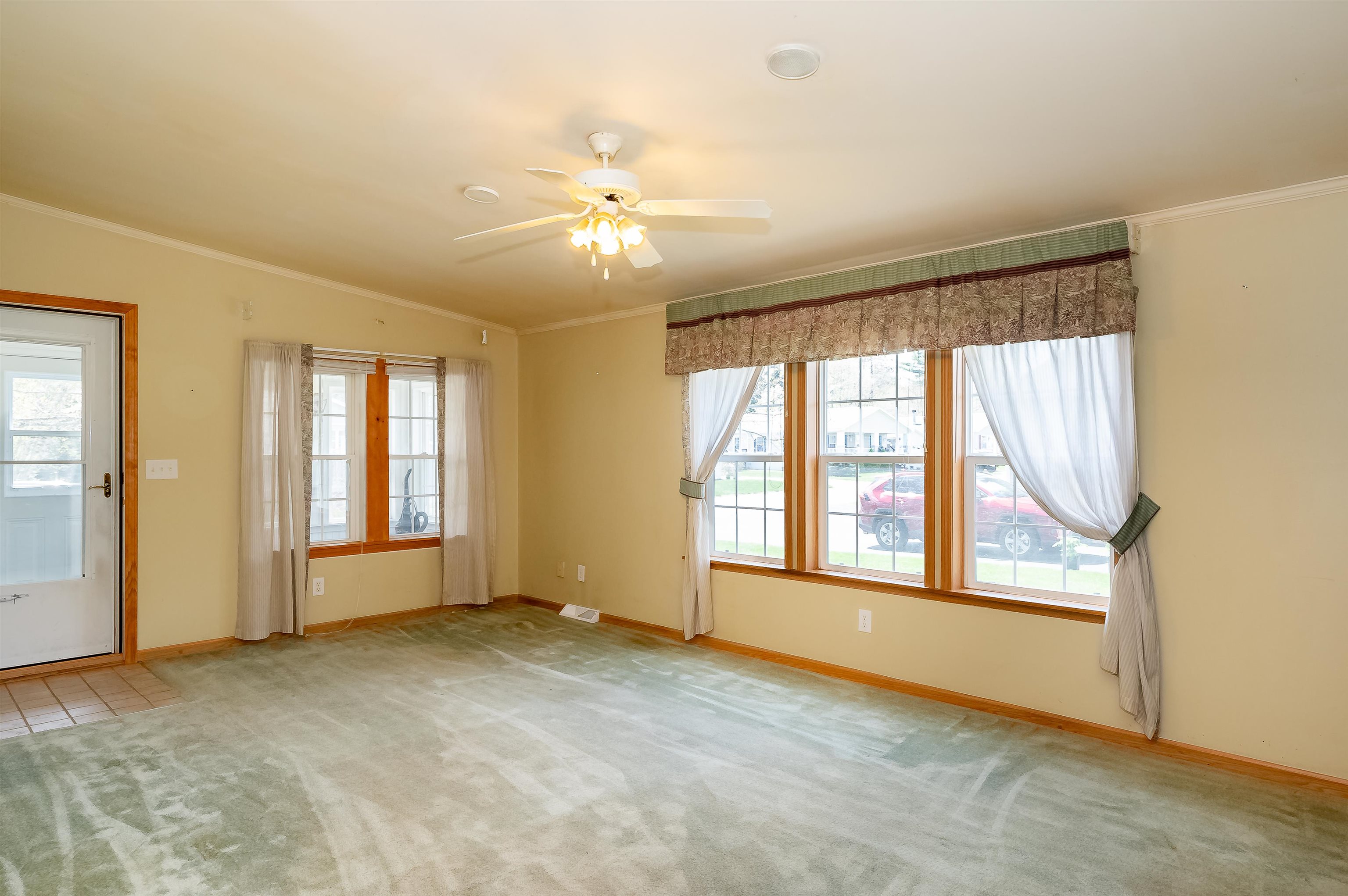 28 Watercress Drive Rochester, NH 03868 - Photo 4 of 32