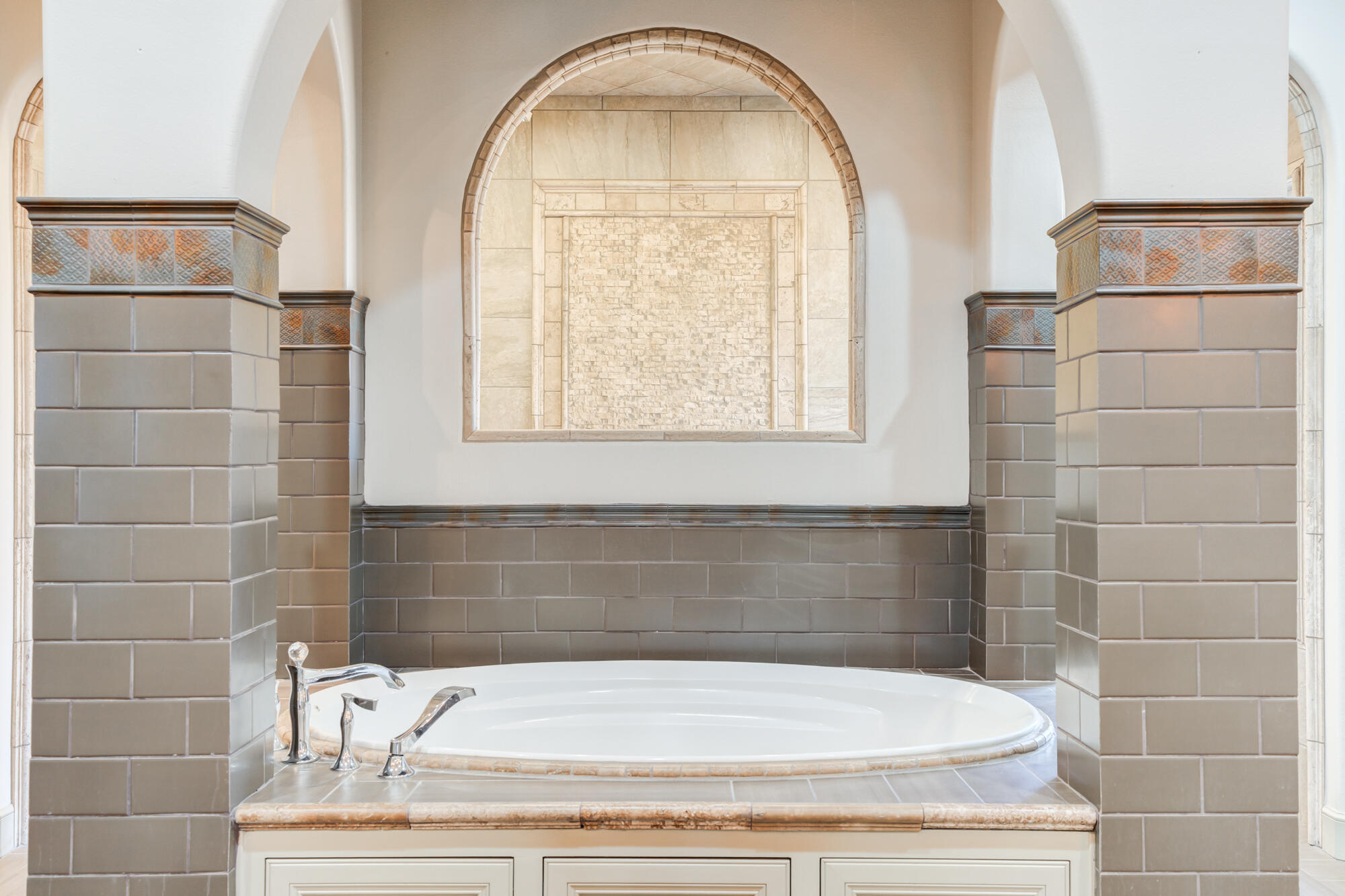 4814 115th Street Lubbock, TX 79424 - Photo 48 of 100 4814-115th-St_Lubbock-TX_61_Primary Bath