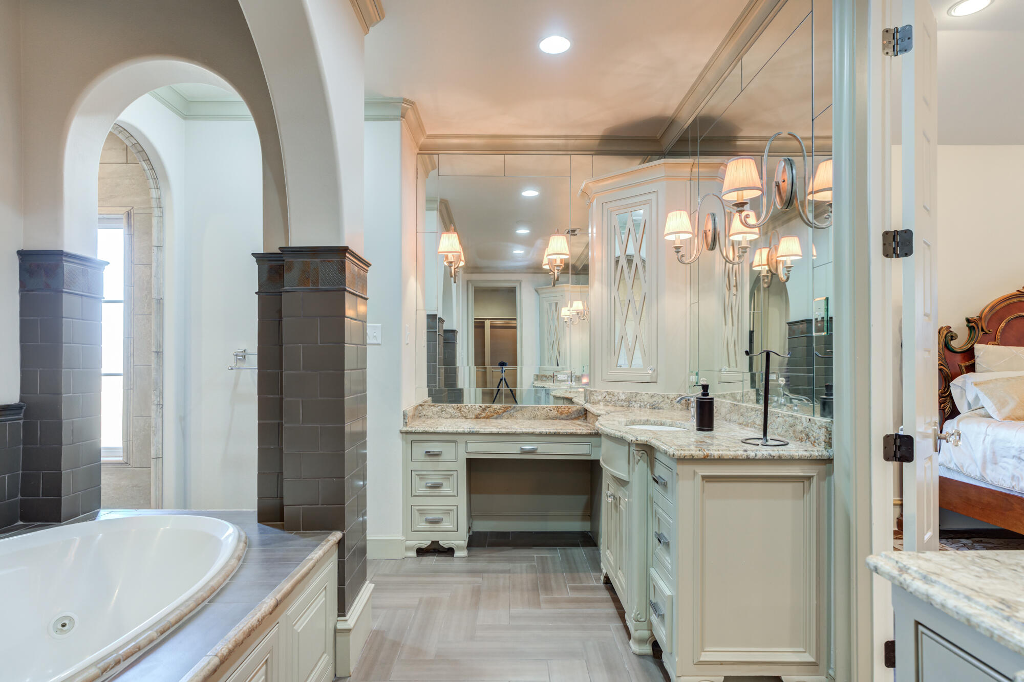 4814 115th Street Lubbock, TX 79424 - Photo 50 of 100 4814-115th-St_Lubbock-TX_63_Primary Bath