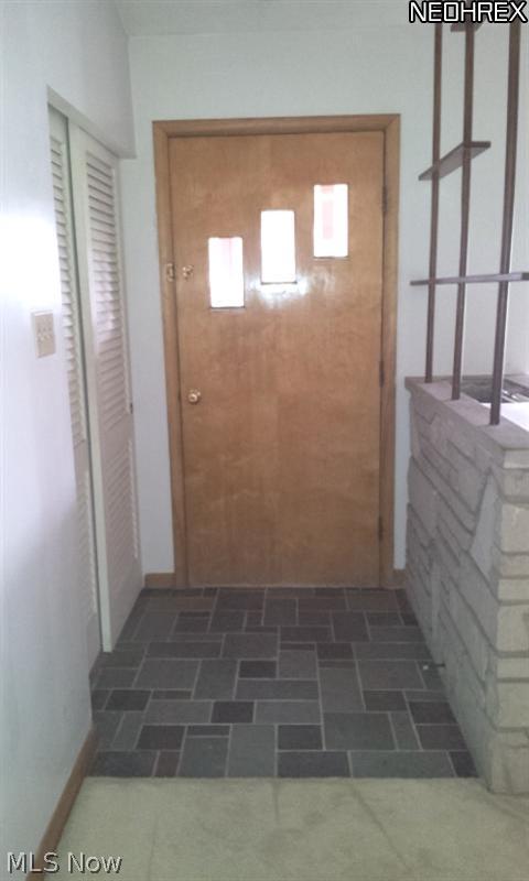 188 Benson Road Akron, OH 44333 - Photo 2 of 18