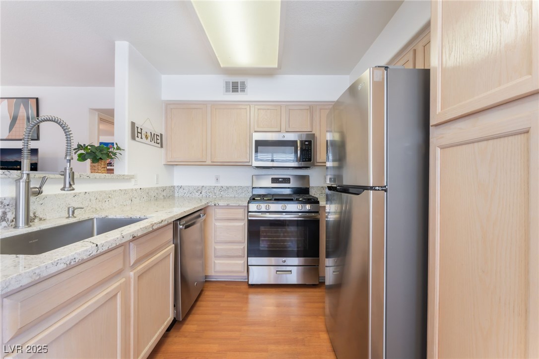 5259 Caspian Springs Drive, Unit 204 Las Vegas, NV 89120 - Photo 6 of 26