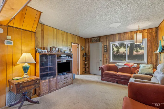 $450,000 | 751 Boone Hill Road, Pullman, WA 99163