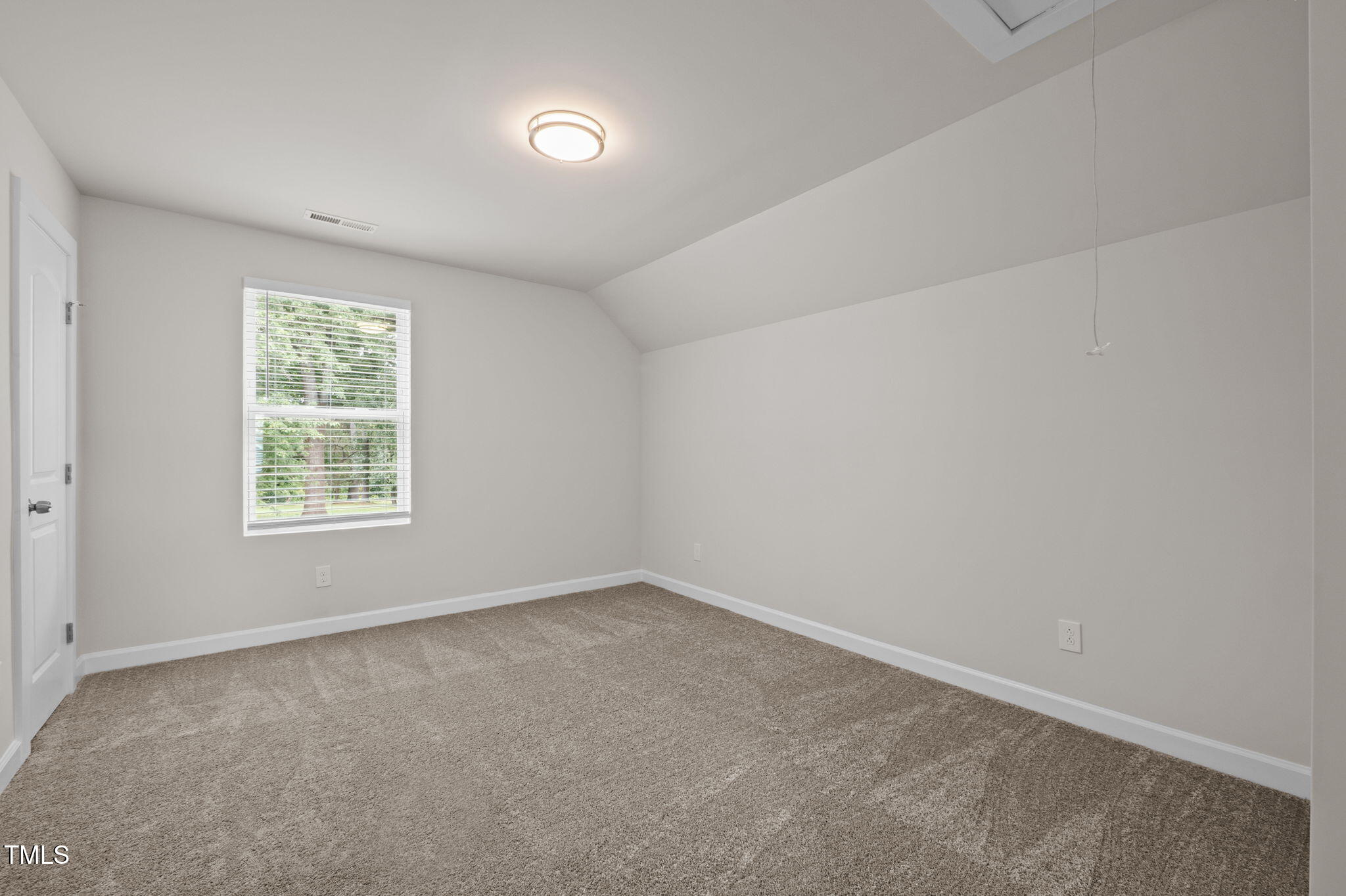 525 North Hoover Road Durham, NC 27703 - Photo 33 of 45 an empty room with a window