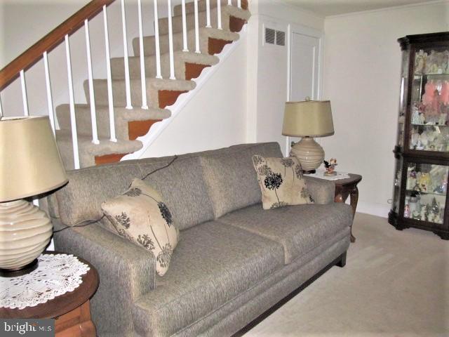 562 Fairmount Road Linthicum, MD 21090 - Photo 4 of 28