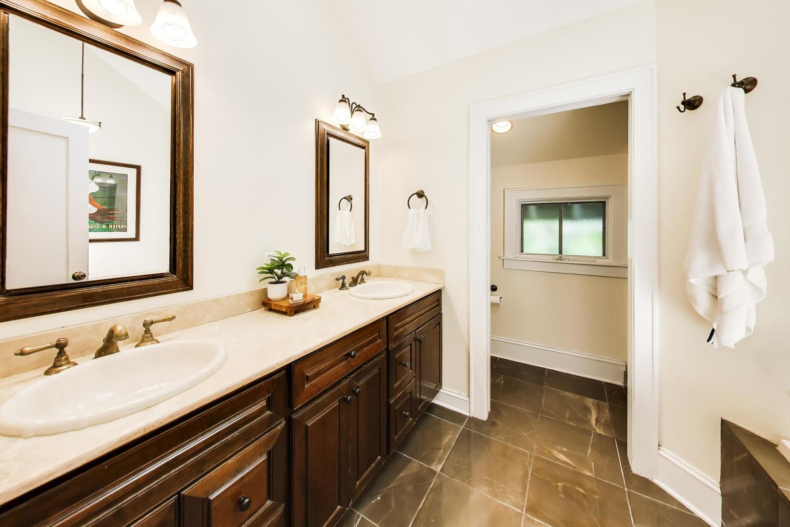 172 Barrypoint Road Riverside, IL 60546 - Photo 29 of 62 Gallery Image 29