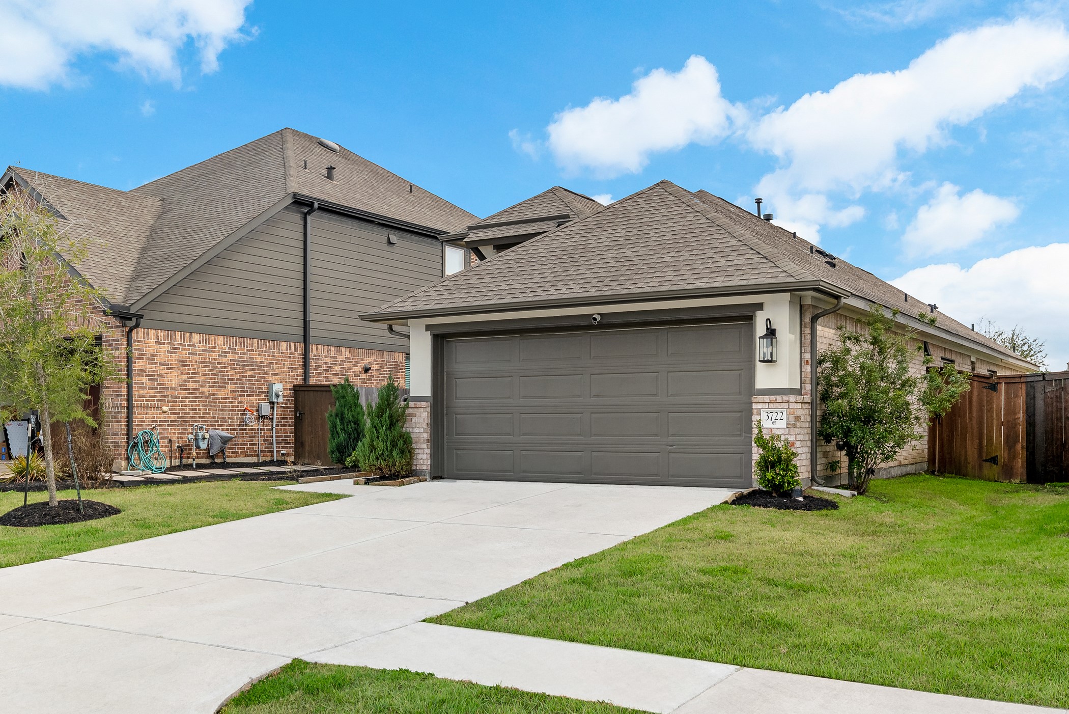 3722 Amoroso Drive Rosharon, TX 77583 - Photo 3 of 27 a view of a yard in front of a house