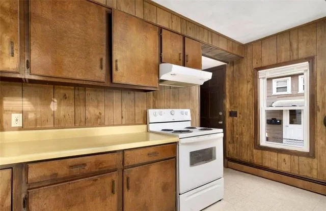 $2,000 | 14 Douglas Street, Unit 14, West Warwick, RI 02893