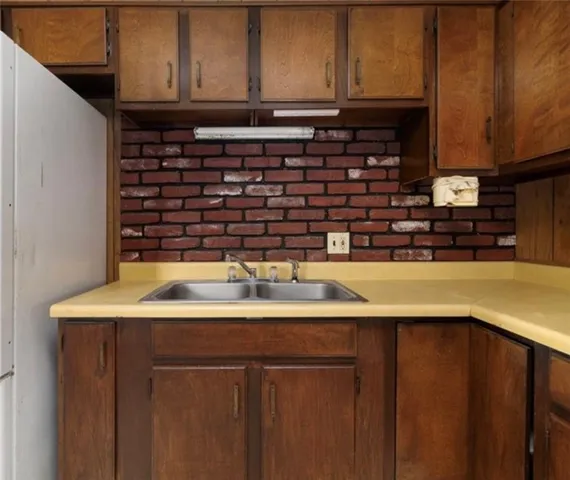 $2,000 | 14 Douglas Street, Unit 14, West Warwick, RI 02893