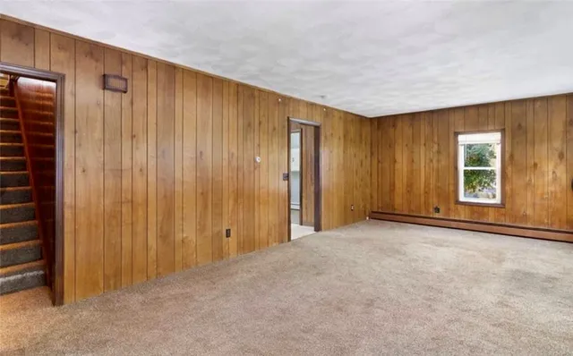 $2,000 | 14 Douglas Street, Unit 14, West Warwick, RI 02893