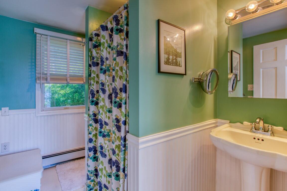 44 Lincoln Street Boothbay, ME 04544 - Photo 22 of 28 44LincolnSt-5610