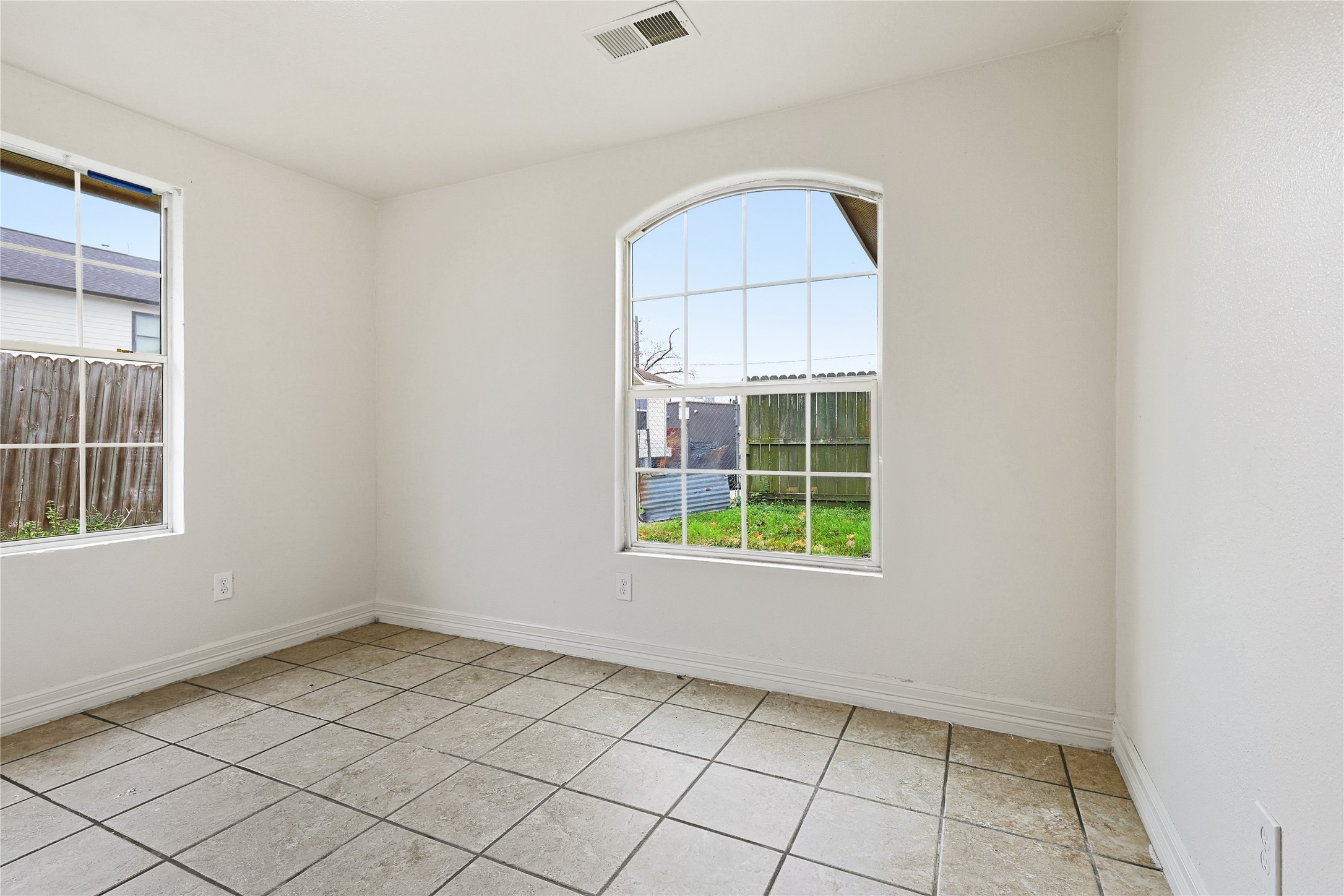 161 Luther Street Houston, TX 77076 - Photo 7 of 12