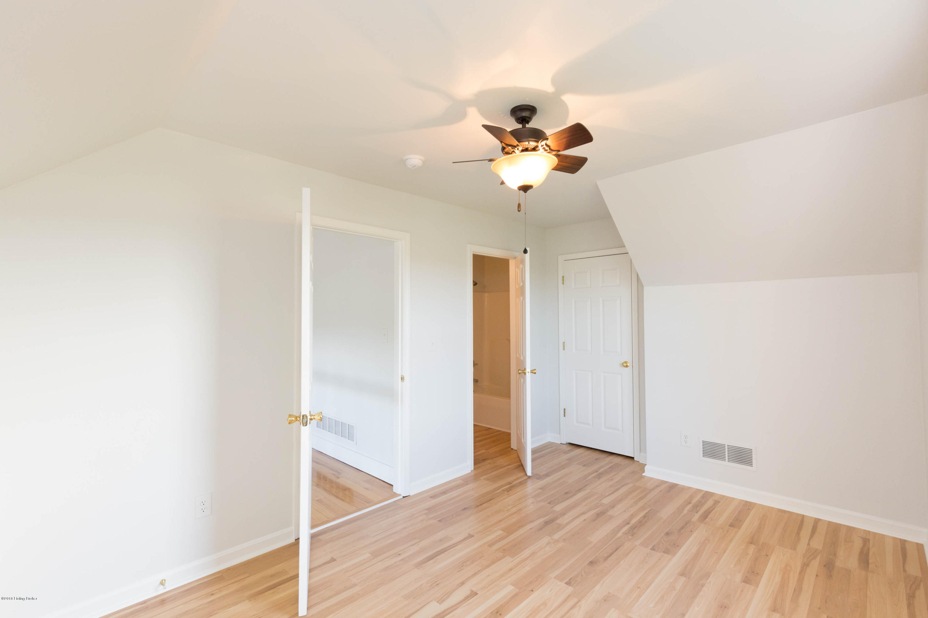 3004 Kent Road Louisville, KY 40205 - Photo 36 of 44 AJB_2584