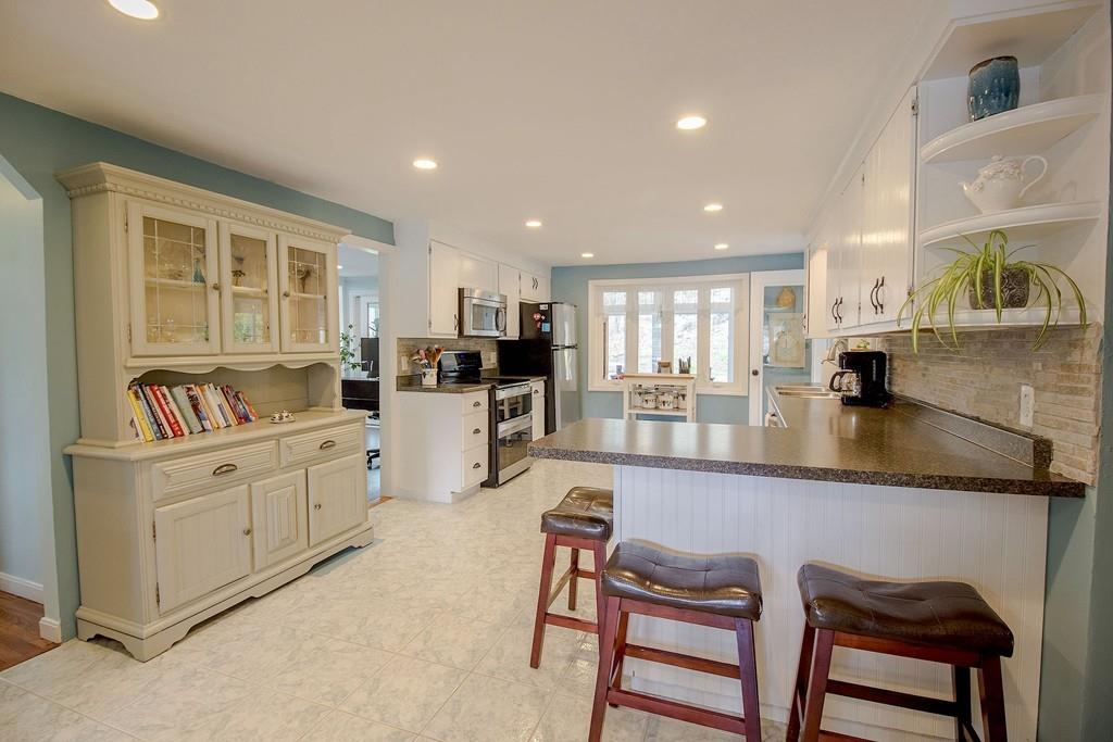 6 Connor Road Beverly, MA 01915 - Photo 8 of 39 Gallery Image 8