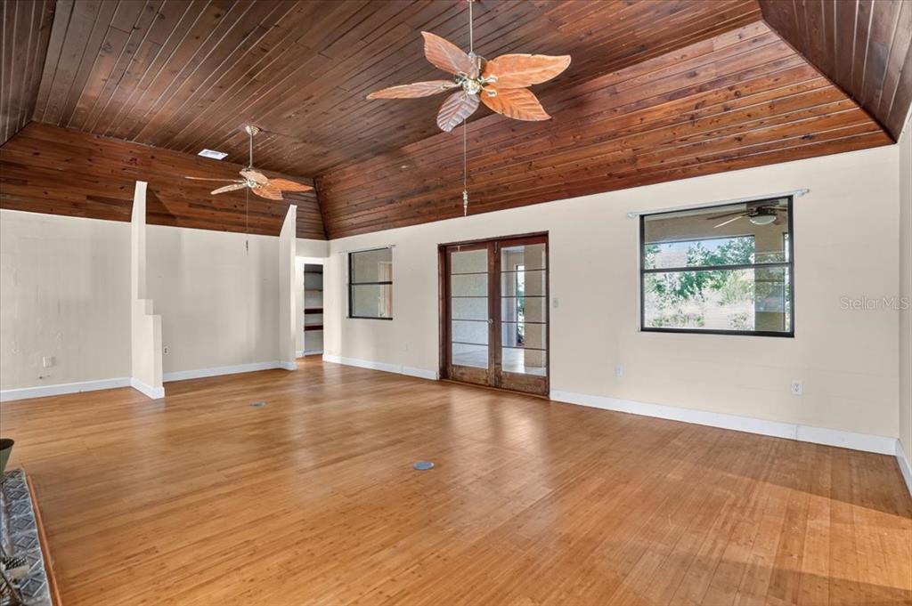 811 Sarabay Road Osprey, FL 34229 - Photo 14 of 36