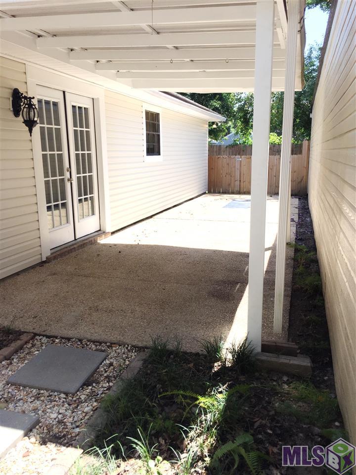 11139 Stanley Aubin Lane Baton Rouge, LA 70816 - Photo 18 of 24 Covered patio