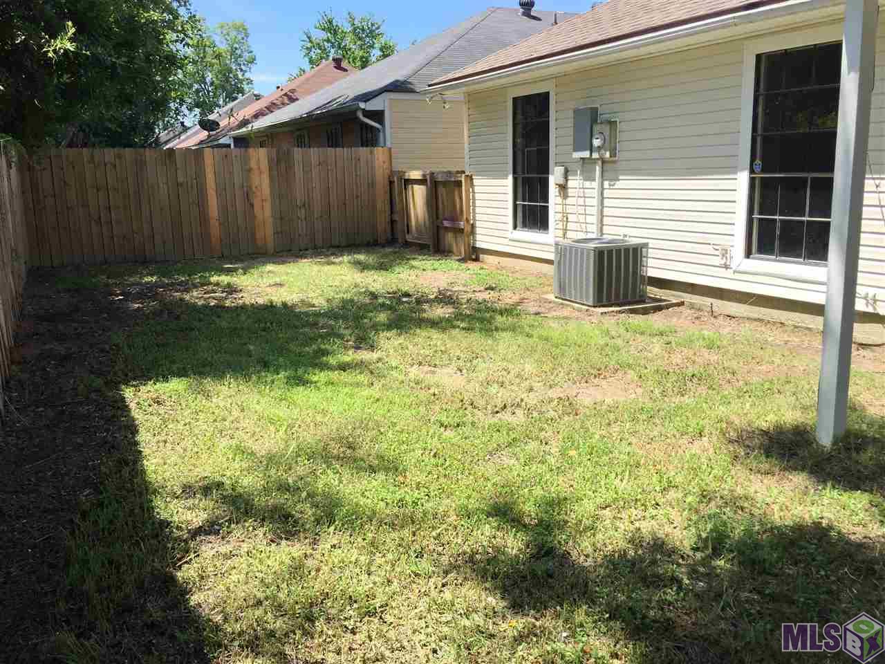 11139 Stanley Aubin Lane Baton Rouge, LA 70816 - Photo 21 of 24 Rear yard