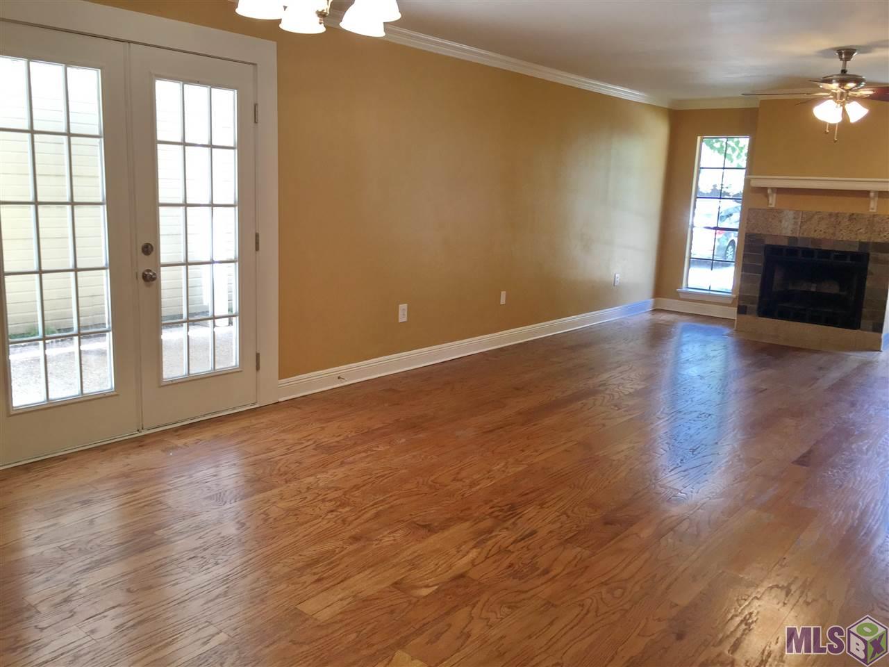 11139 Stanley Aubin Lane Baton Rouge, LA 70816 - Photo 9 of 24 Dining room and living room