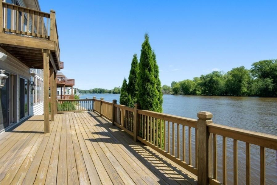 2251 Riverside Pointe Drive St. Joseph, MI 49085 - Photo 14 of 15 Deck view