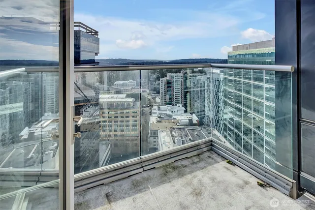 $1,725,000 | 10700 Northeast 4th Street, Unit 2712, Bellevue, WA 98004