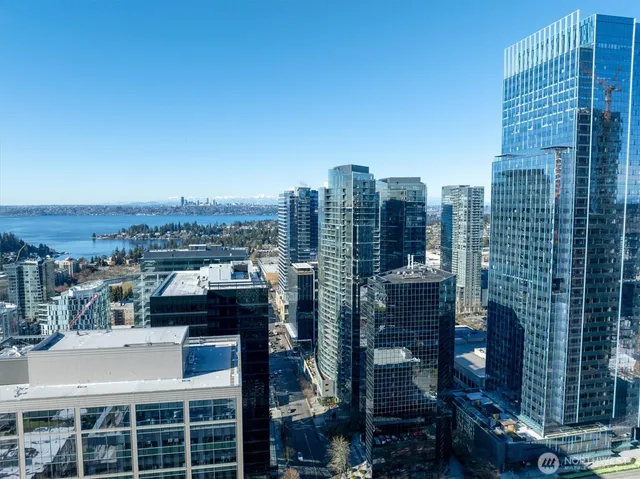 $1,725,000 | 10700 Northeast 4th Street, Unit 2712, Bellevue, WA 98004