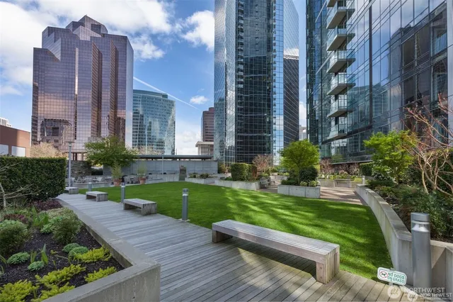 $1,725,000 | 10700 Northeast 4th Street, Unit 2712, Bellevue, WA 98004