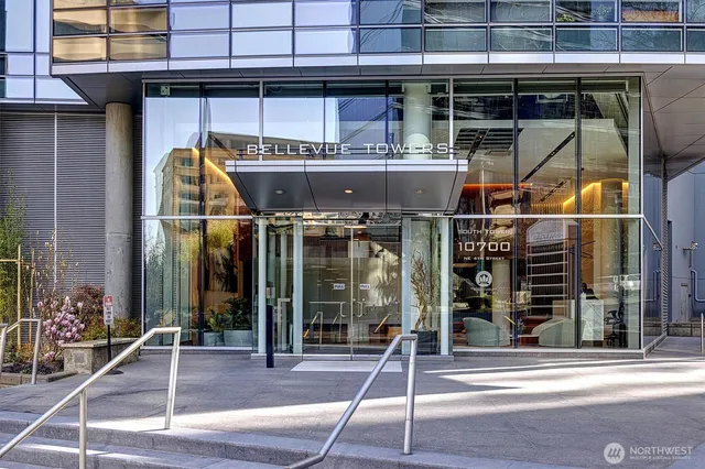 $1,725,000 | 10700 Northeast 4th Street, Unit 2712, Bellevue, WA 98004