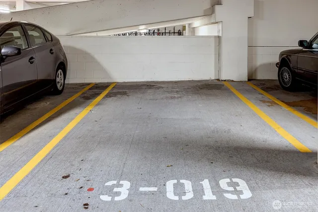 $1,725,000 | 10700 Northeast 4th Street, Unit 2712, Bellevue, WA 98004