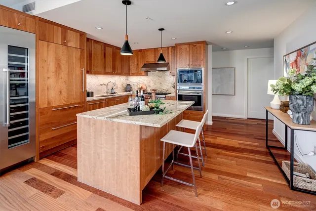 $1,725,000 | 10700 Northeast 4th Street, Unit 2712, Bellevue, WA 98004