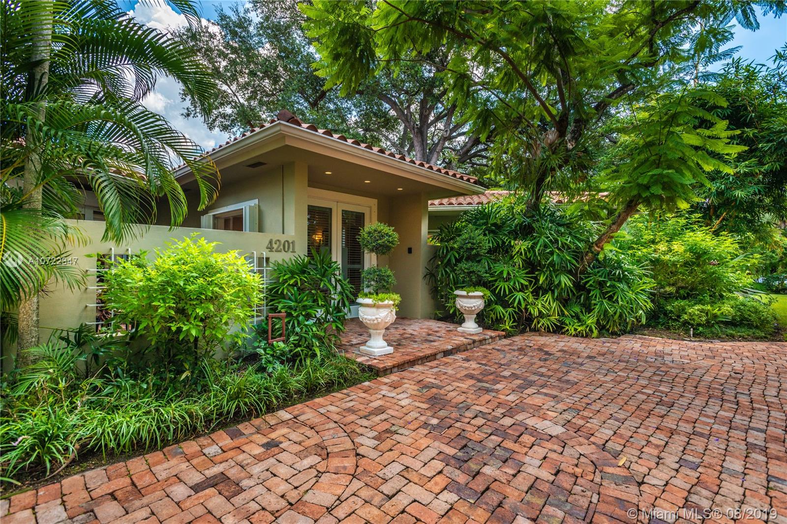 4201 Bay Point Road Miami, FL 33137 - Photo 6 of 43