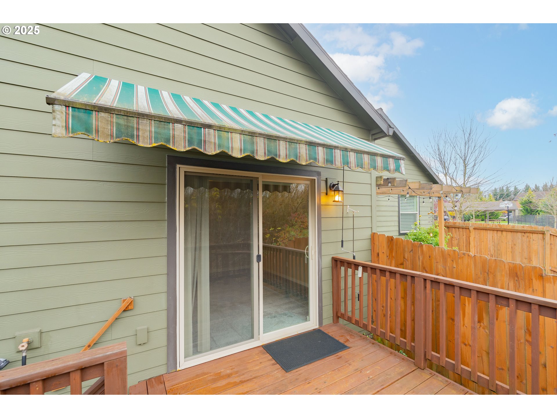 185 North 43rd Place Ridgefield, WA 98642 - Photo 22 of 31 Deck