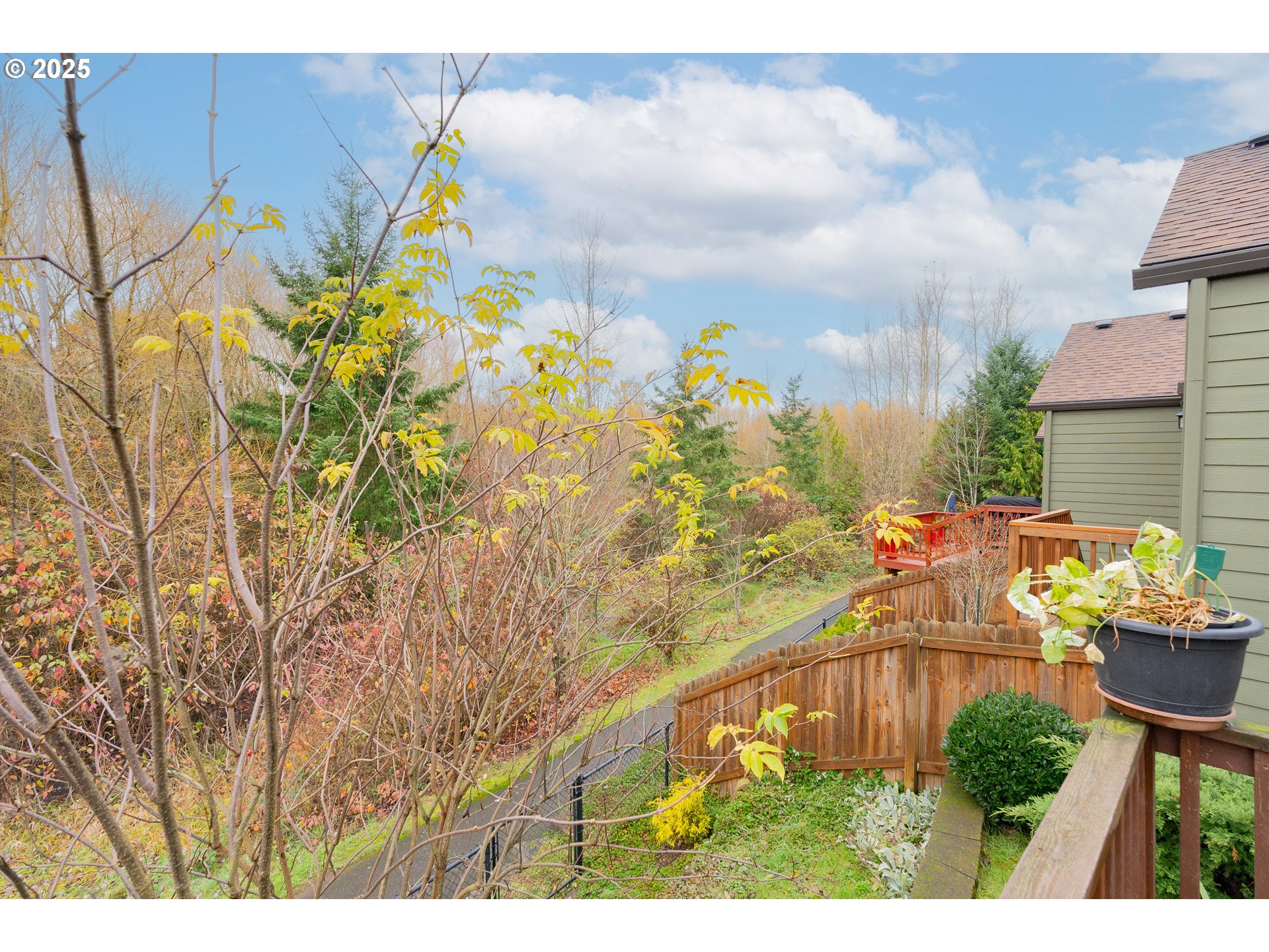 185 North 43rd Place Ridgefield, WA 98642 - Photo 23 of 31 Deck