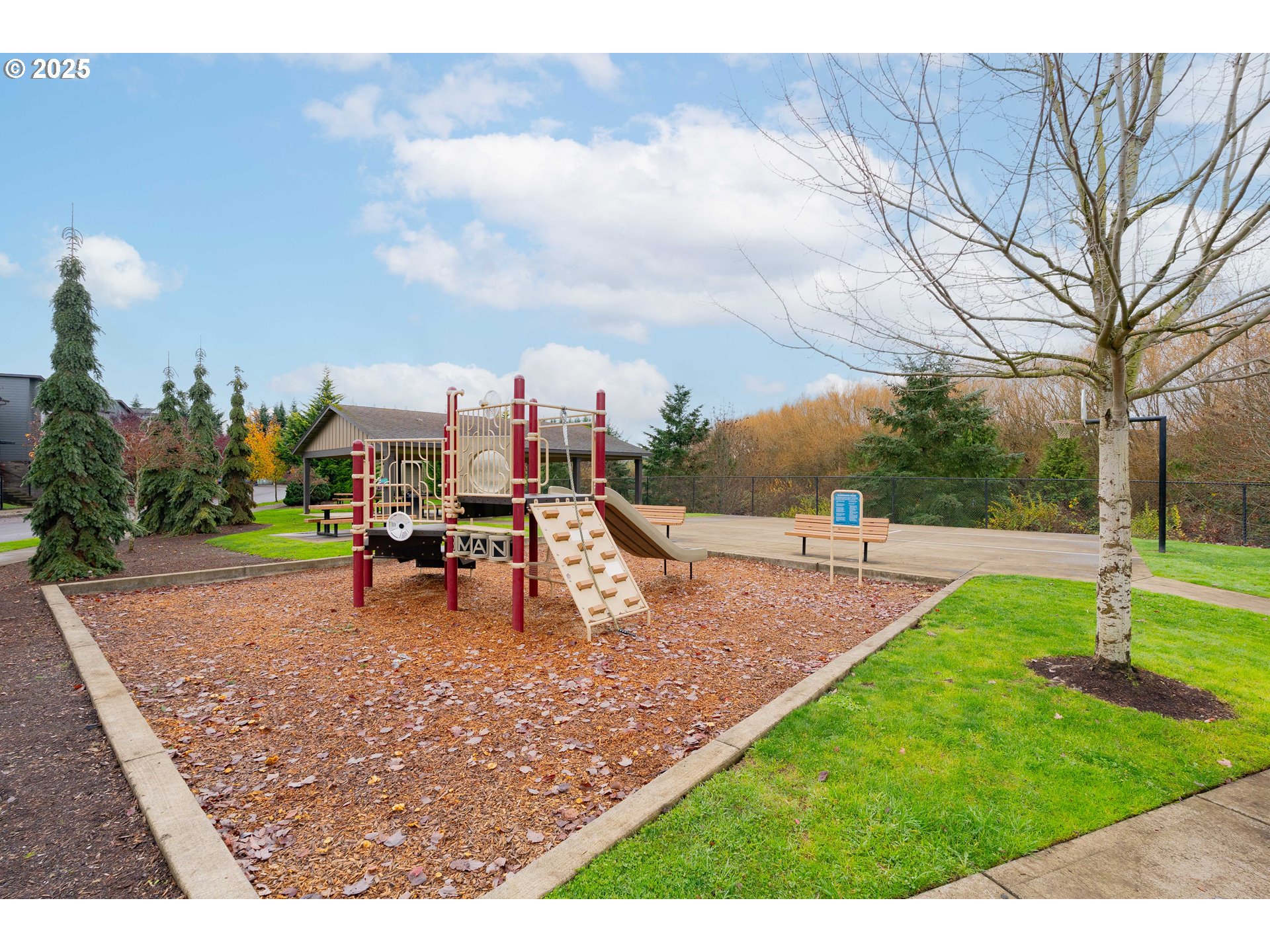 185 North 43rd Place Ridgefield, WA 98642 - Photo 27 of 31 Bedroom