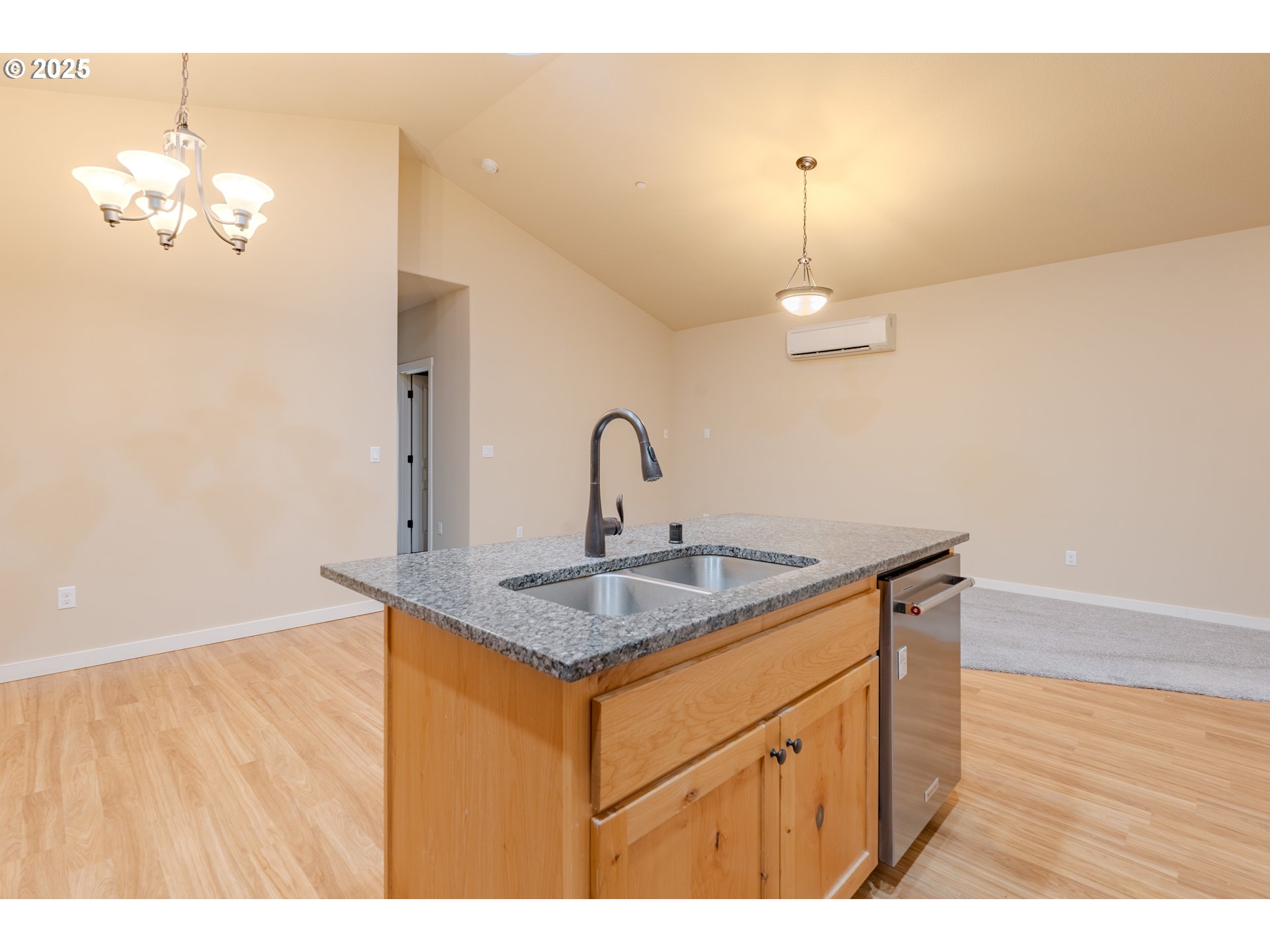 185 North 43rd Place Ridgefield, WA 98642 - Photo 9 of 31 Kitchen