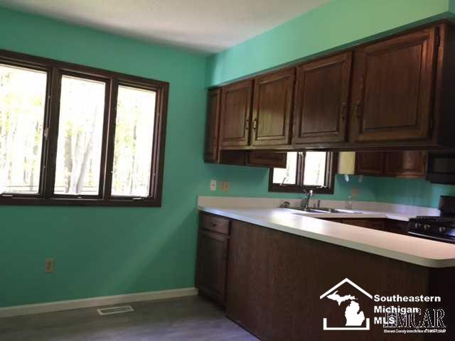 3075 Dean Road Lambertville, MI 48144 - Photo 7 of 19 Eat-in Kitchen