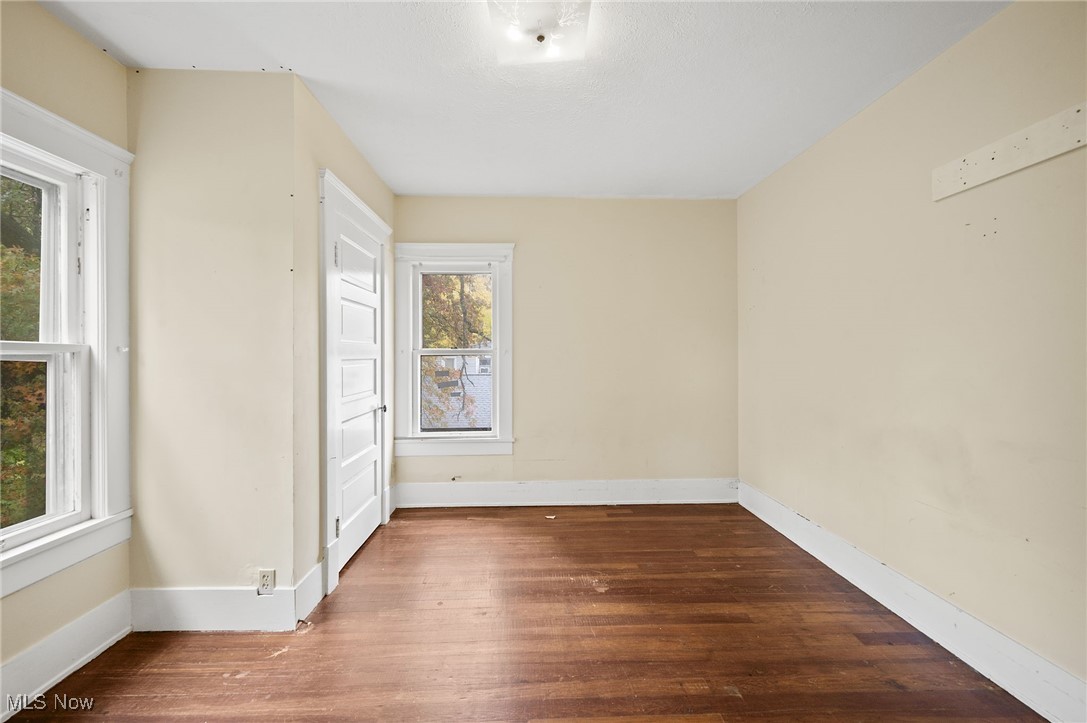 1796 South Green Road Cleveland, OH 44121 - Photo 19 of 35