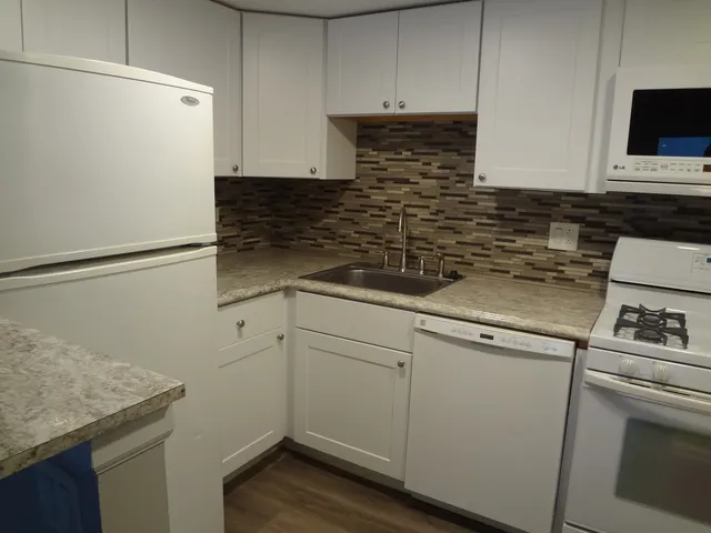 $179,900 | 128.5 Cora Avenue, Unit E, Fox Lake, IL 60020