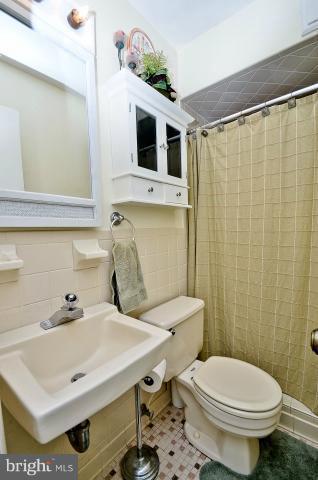 7924 Ellet Road Springfield, VA 22151 - Photo 13 of 30 Bath