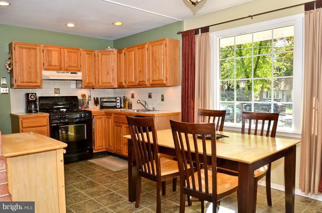 7924 Ellet Road Springfield, VA 22151 - Photo 16 of 30 Kitchen