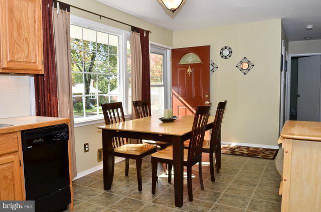 7924 Ellet Road Springfield, VA 22151 - Photo 17 of 30 Kitchen