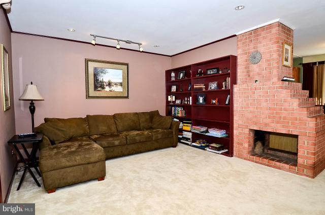 7924 Ellet Road Springfield, VA 22151 - Photo 19 of 30 Living Room