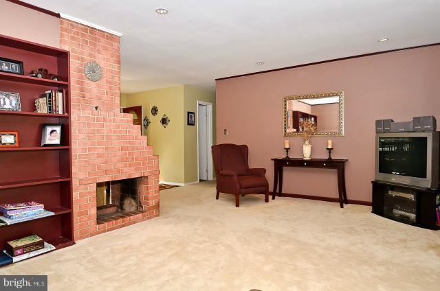 7924 Ellet Road Springfield, VA 22151 - Photo 20 of 30 Living Room