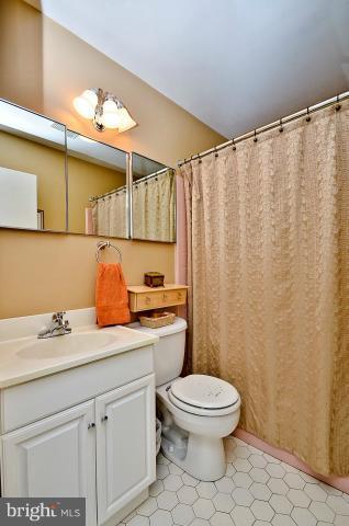 7924 Ellet Road Springfield, VA 22151 - Photo 27 of 30 Bath